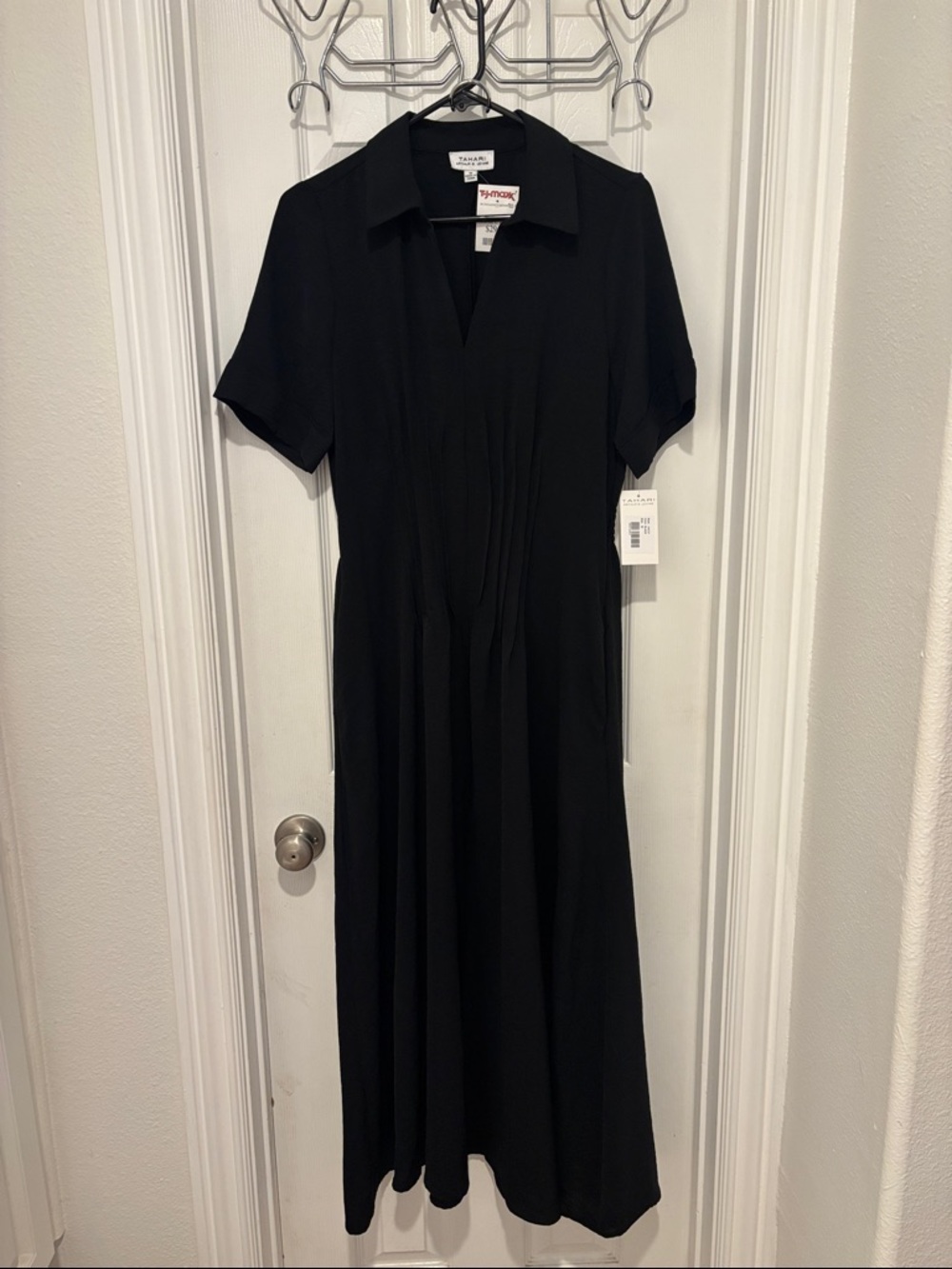 Tahari Black Maxi Dress with Short Sleeves and pockets